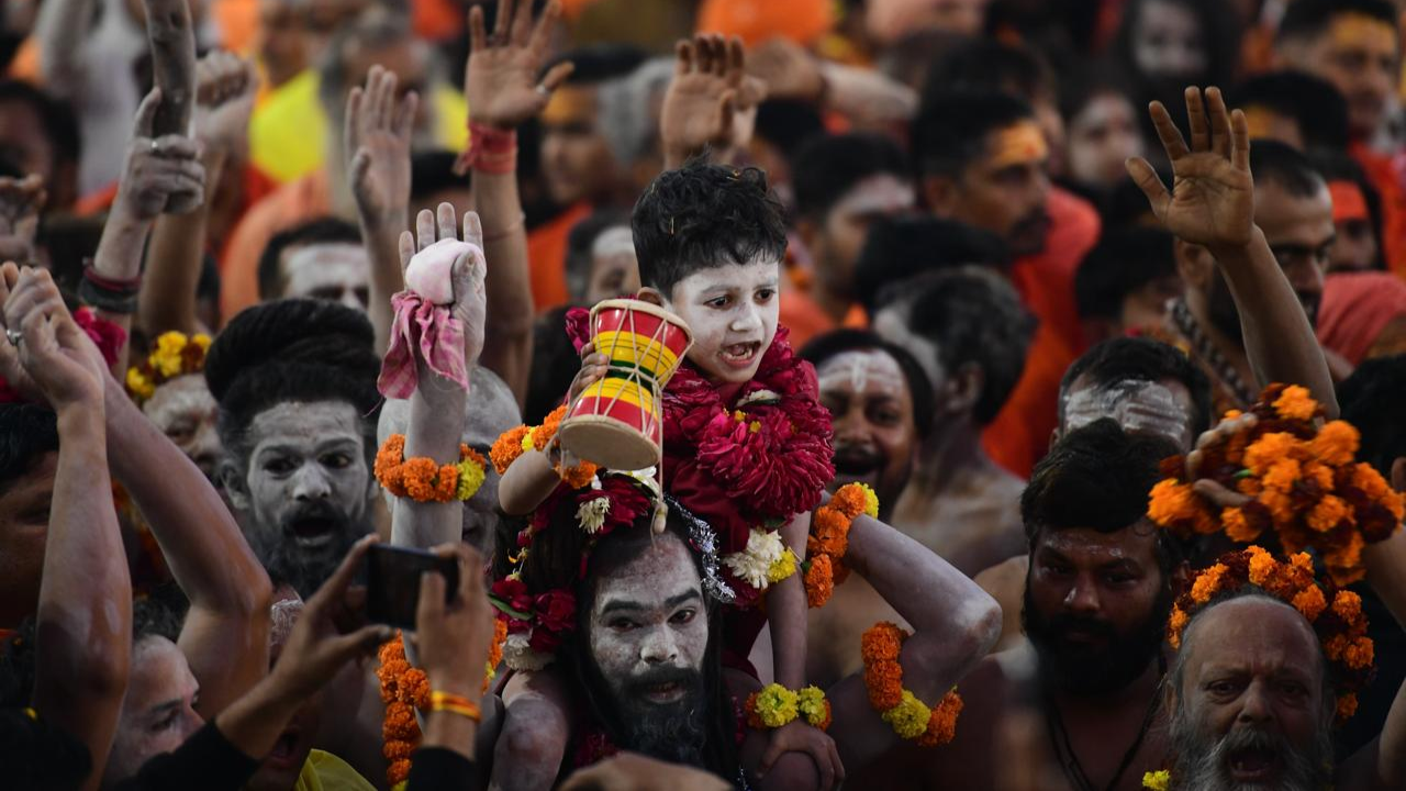 स्नान के दौरान भी मस्ती