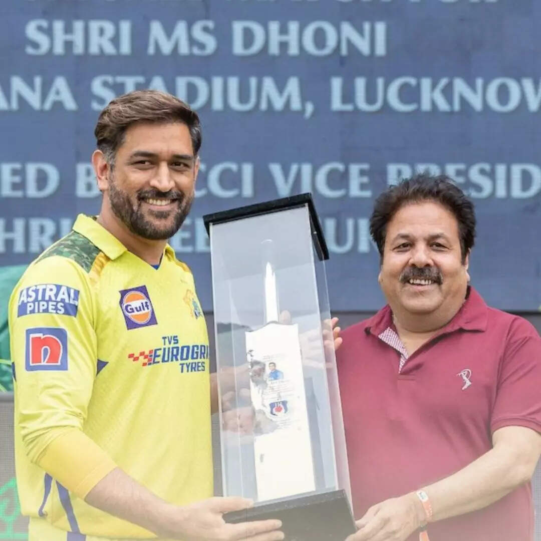 धोनी के राजनीति में आने पर राजीव शुक्ला का जवाब