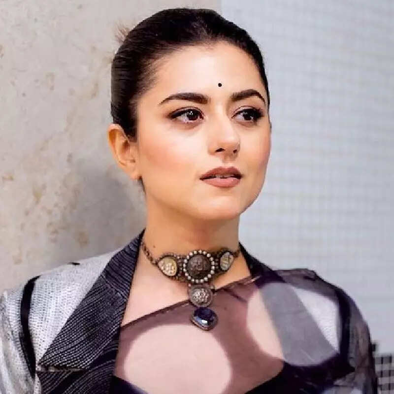 रिद्धि डोगरा (Riddhi Dogra)