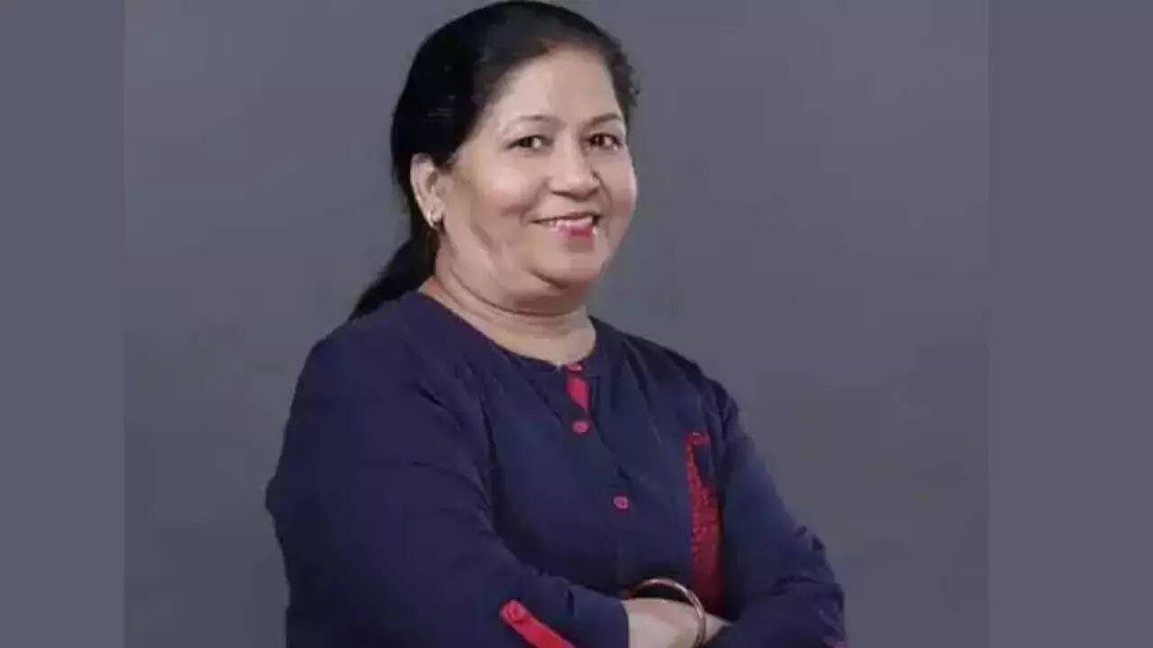 निशा मधुलिका (43 करोड़ रुपये नेटवर्थ)