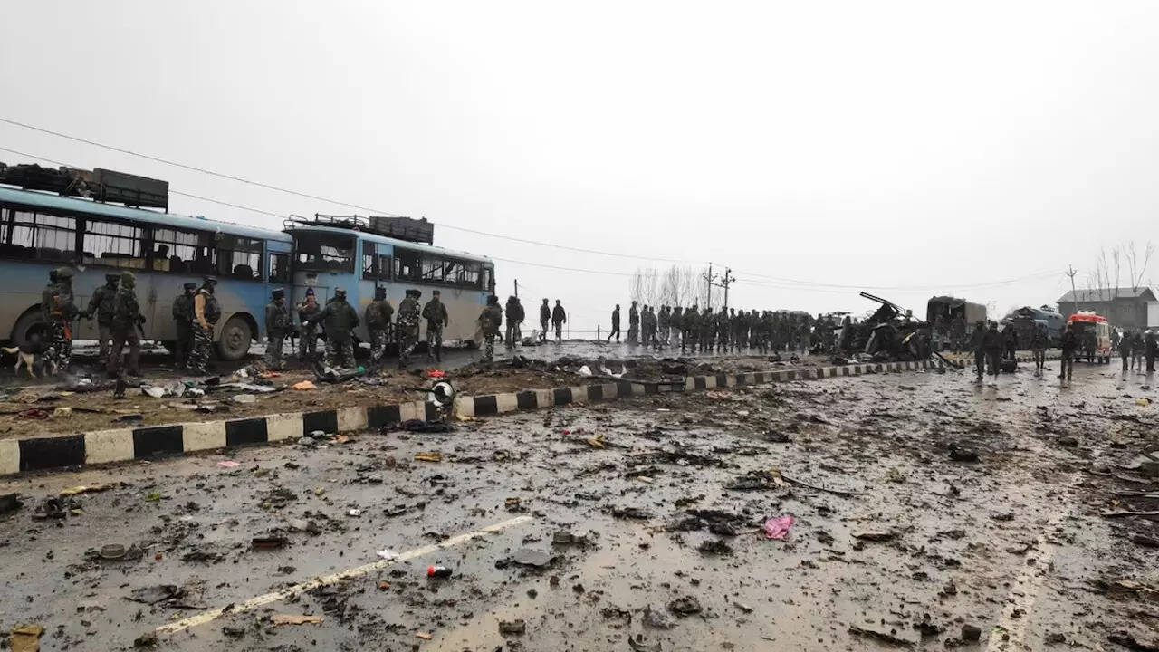 गवर्नर को धमकी क्यो