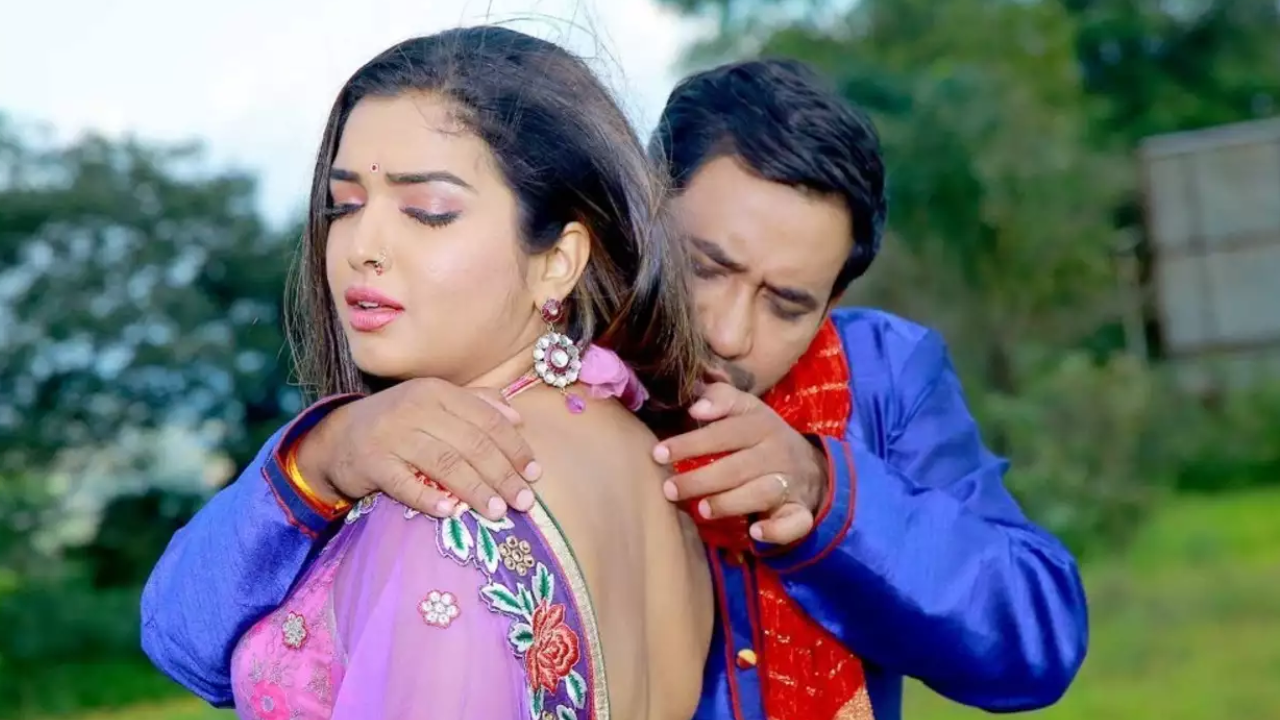 Anjor Kare India Mein Song आम्रपाली दुबे के ठुमकों पर फिदा हुए निरहुआ रोमांटिक वीडियो ने मचाया तहलका