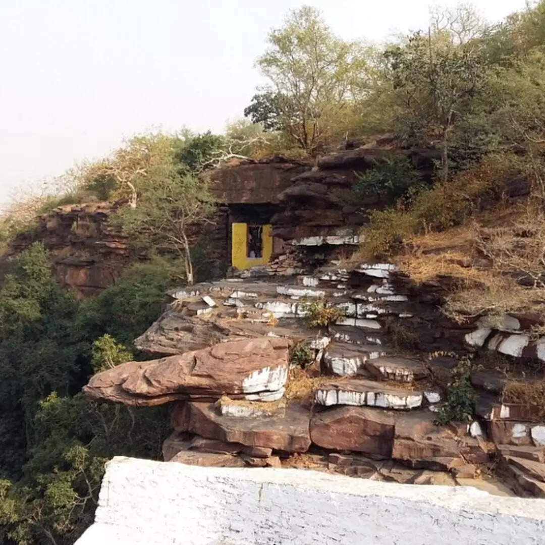 उत्तराखंड और कश्मीर से अलग