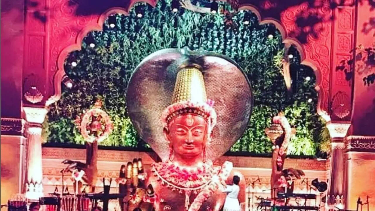 भव्य मंदिर