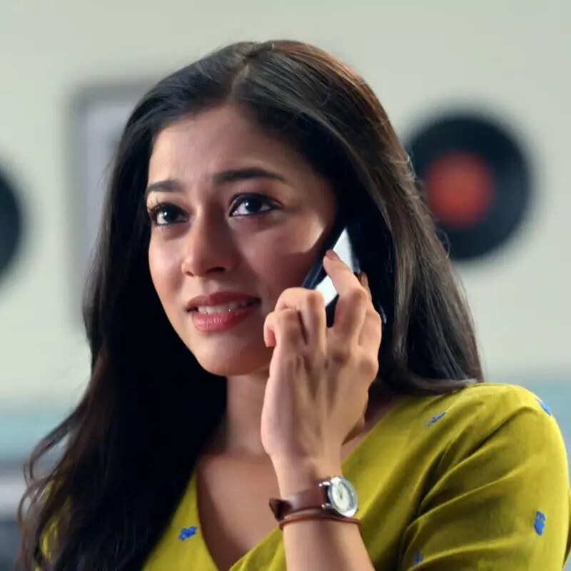 रोते हुए ऋतुराज को फोन करेगी तेजस्विनी