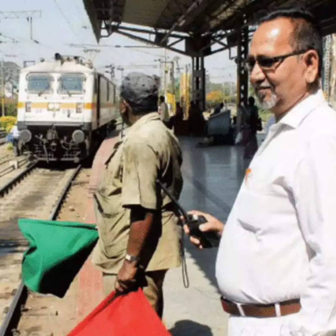 How Does Station Master Know Which Train Is Coming Railway Interesting ...
