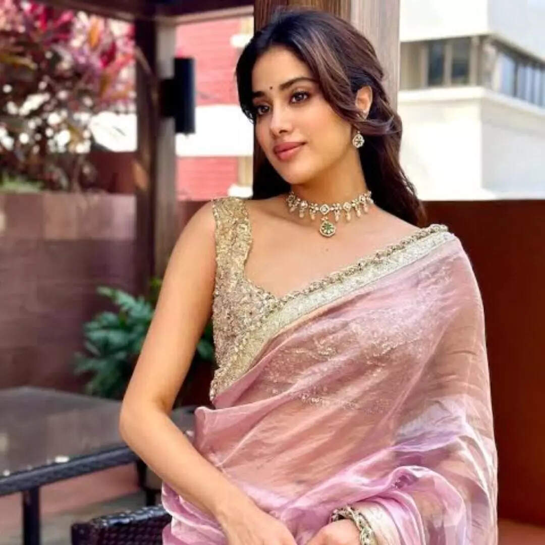 ऑर्गेंजा साड़ी