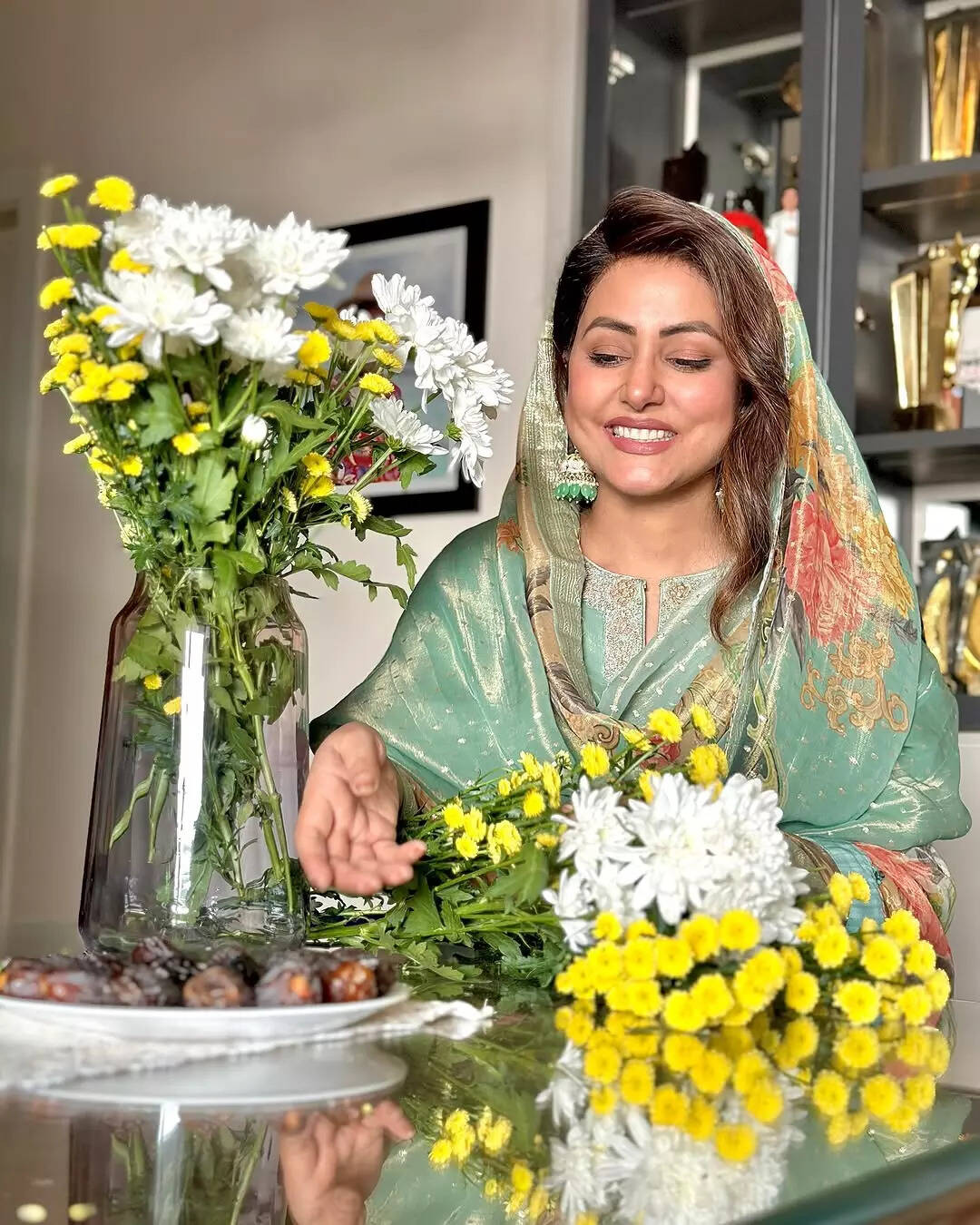 हिना खान की खूबसूरती के आगे सब फेल