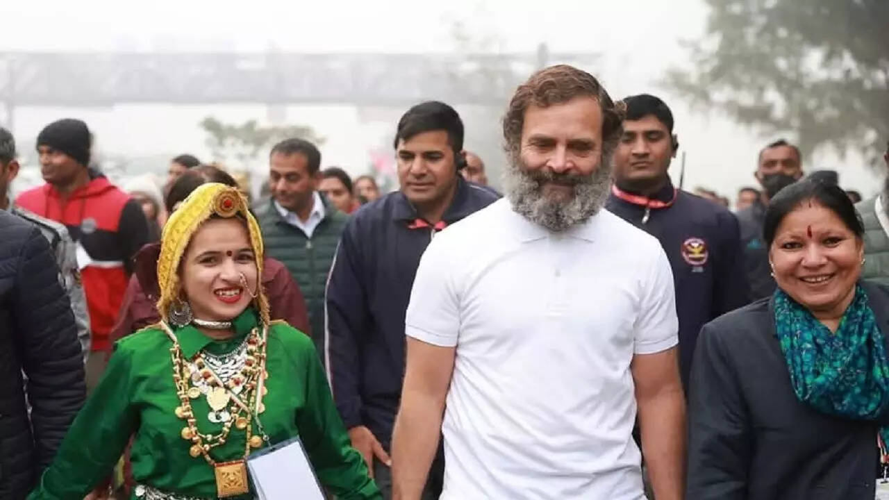 भारत जोड़ो यात्रा में राहुल के साथ