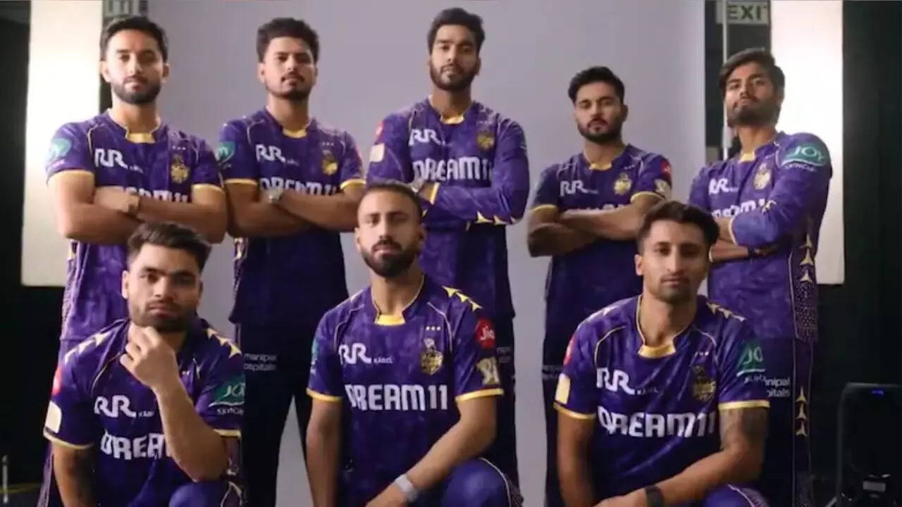 केकेआर ने लॉन्च की नई जर्सी