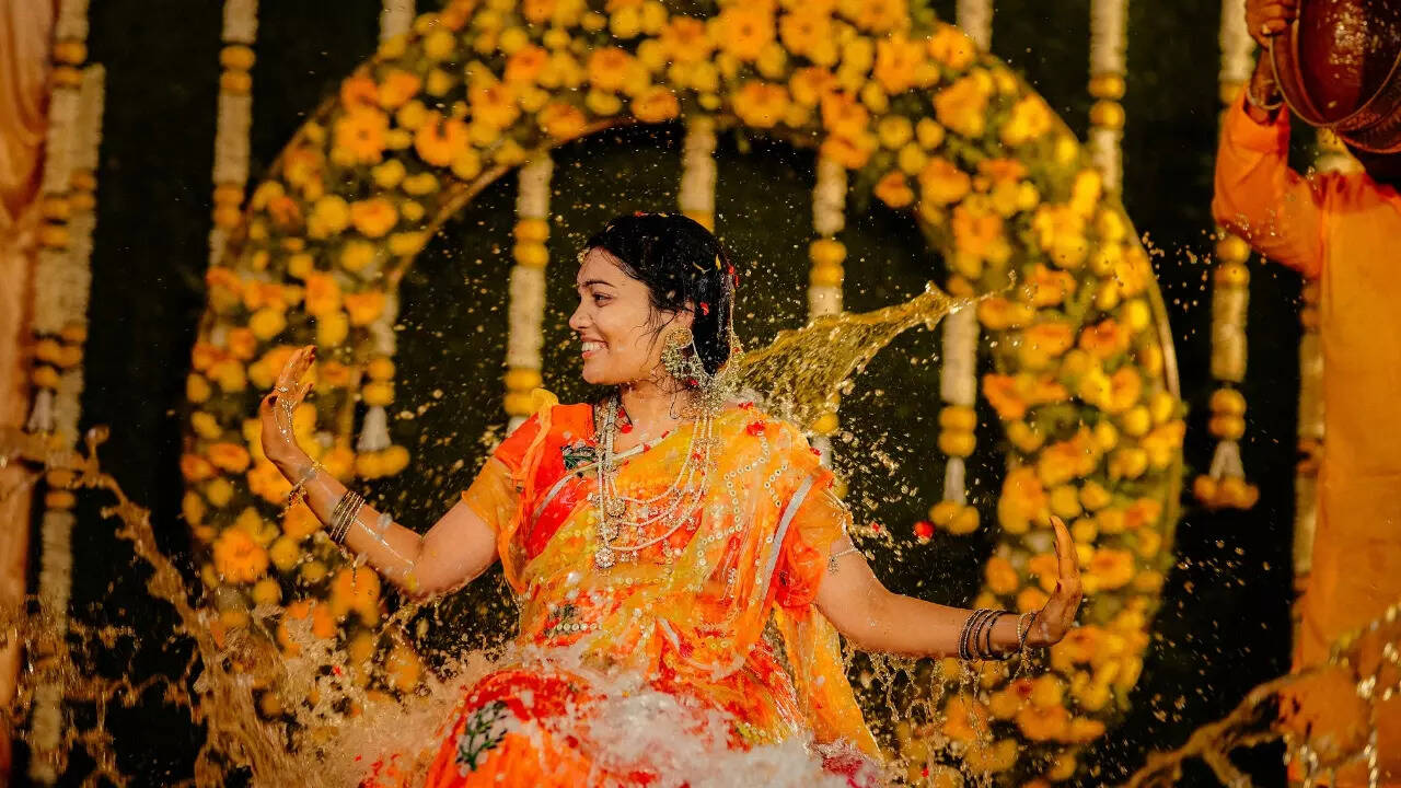बेकिंग सोडा से जिद्दी दाग हटाएं