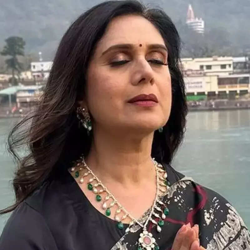 मीनाक्षी शेषाद्रि Meenakshi Seshadri