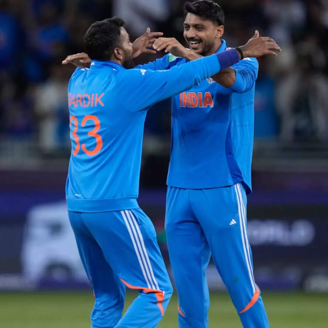 फिर बिना हारे फाइनल में आए हैं