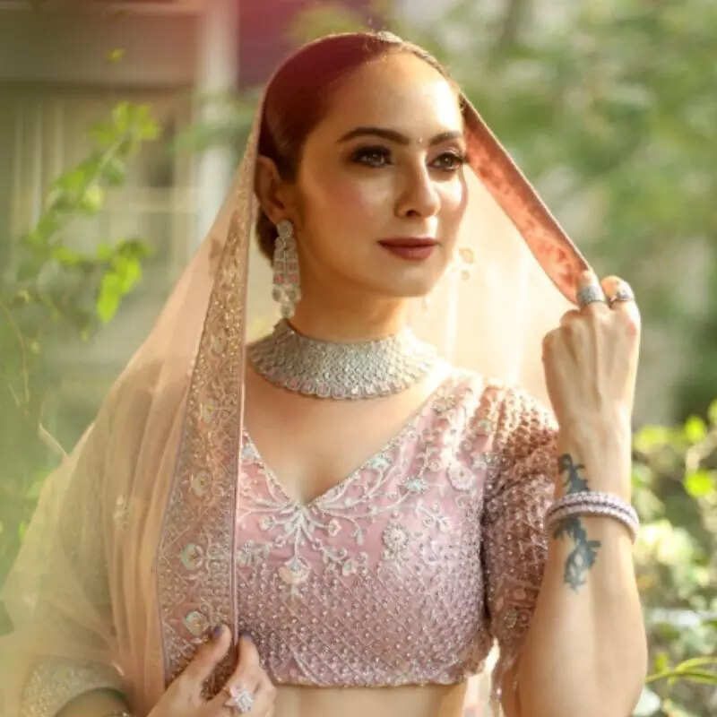 लवीना टंडन Laveena Tandon