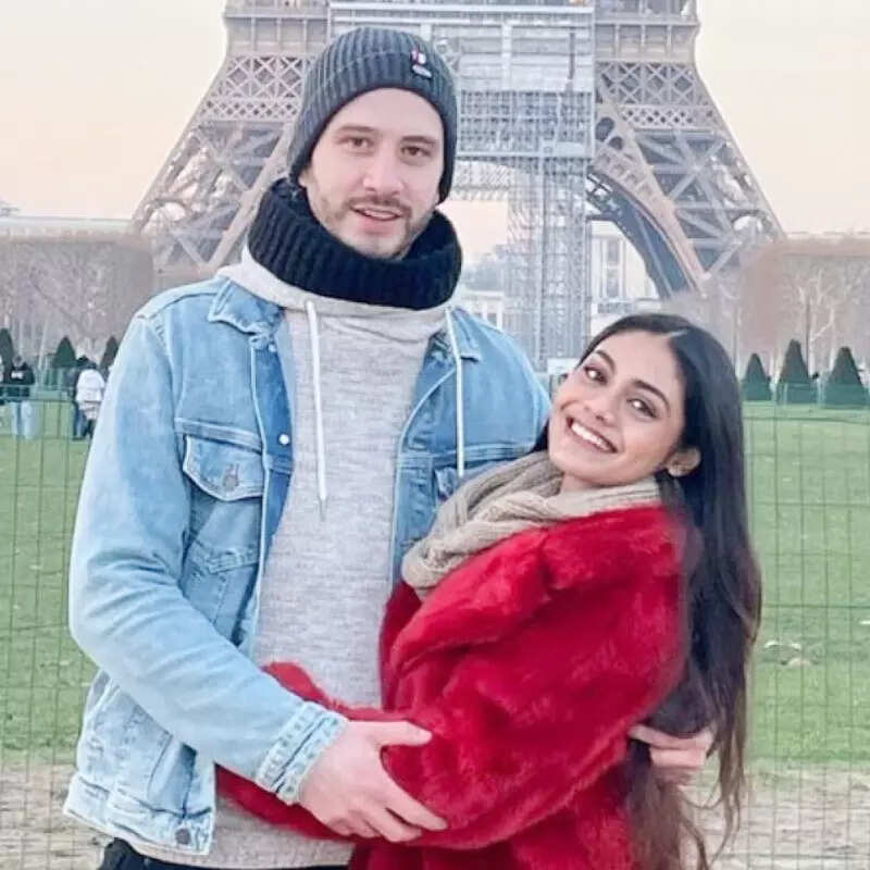 सृजिता डे (Sreejita De)