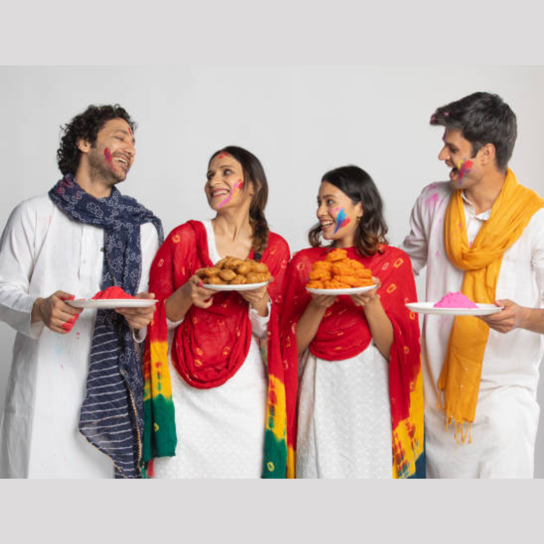 होली पर जमकर खाना