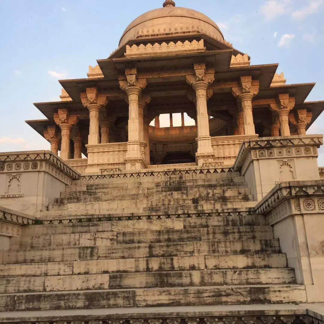 छत्र के जरिए रखते हैं याद