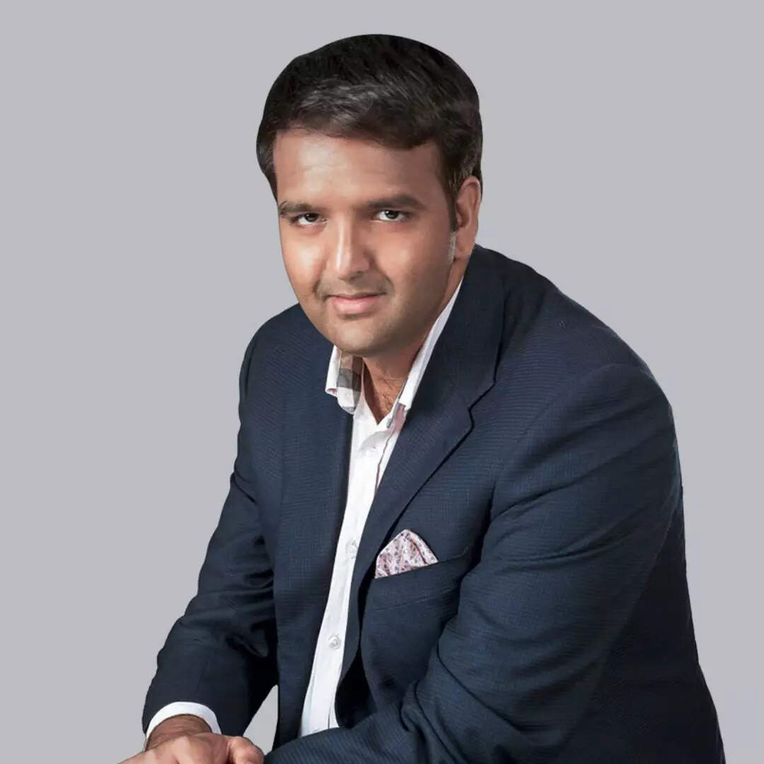 दूसरों की मदद के लिए हमेशा रहते हैं तैयार