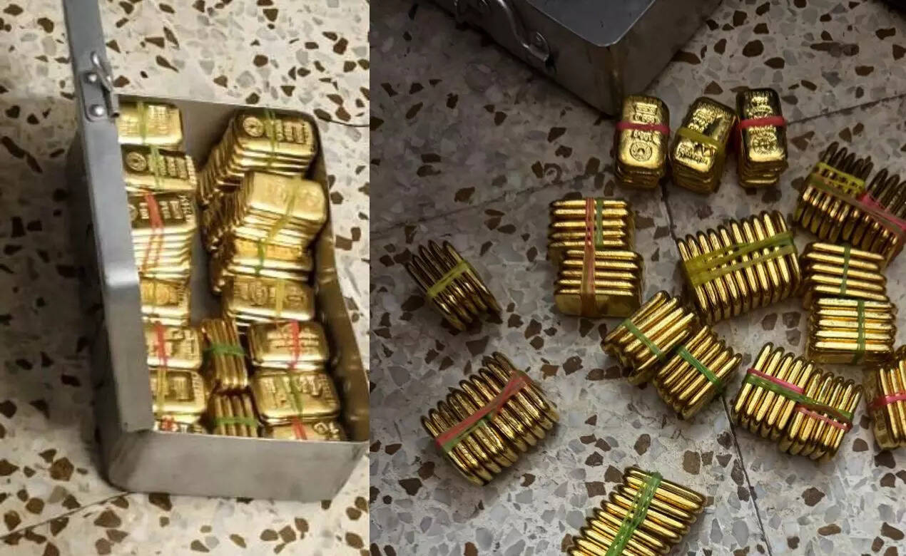 टीम को फ्लैट पर बंद बक्सा मिला