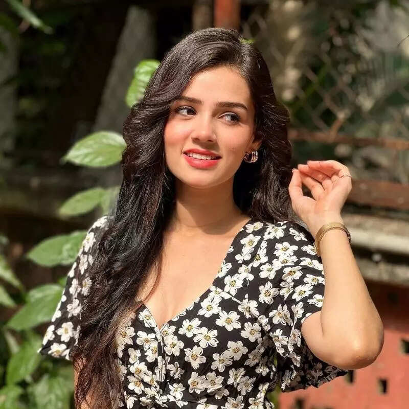 निशी सक्सेना Nishi Saxena