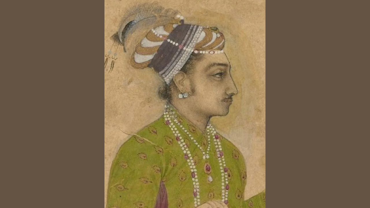 धड़ हुमायूं के मकबरे में दफनाया