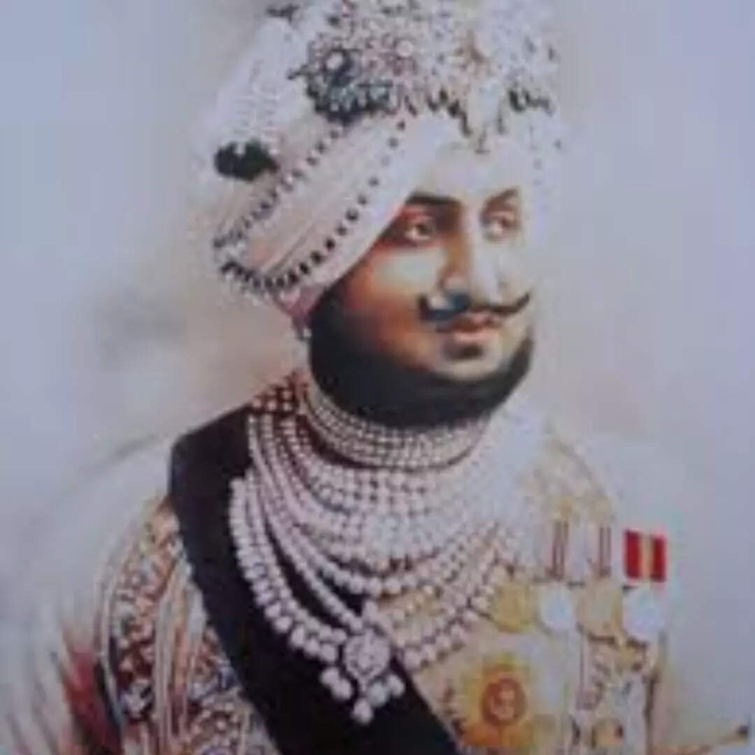 बिना कपड़ों के होती थी महल में एंट्री