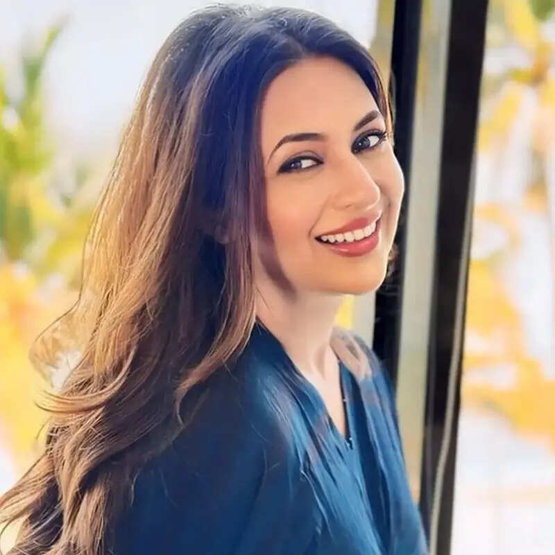 दिव्यांका त्रिपाठी Divyanka Tripathi