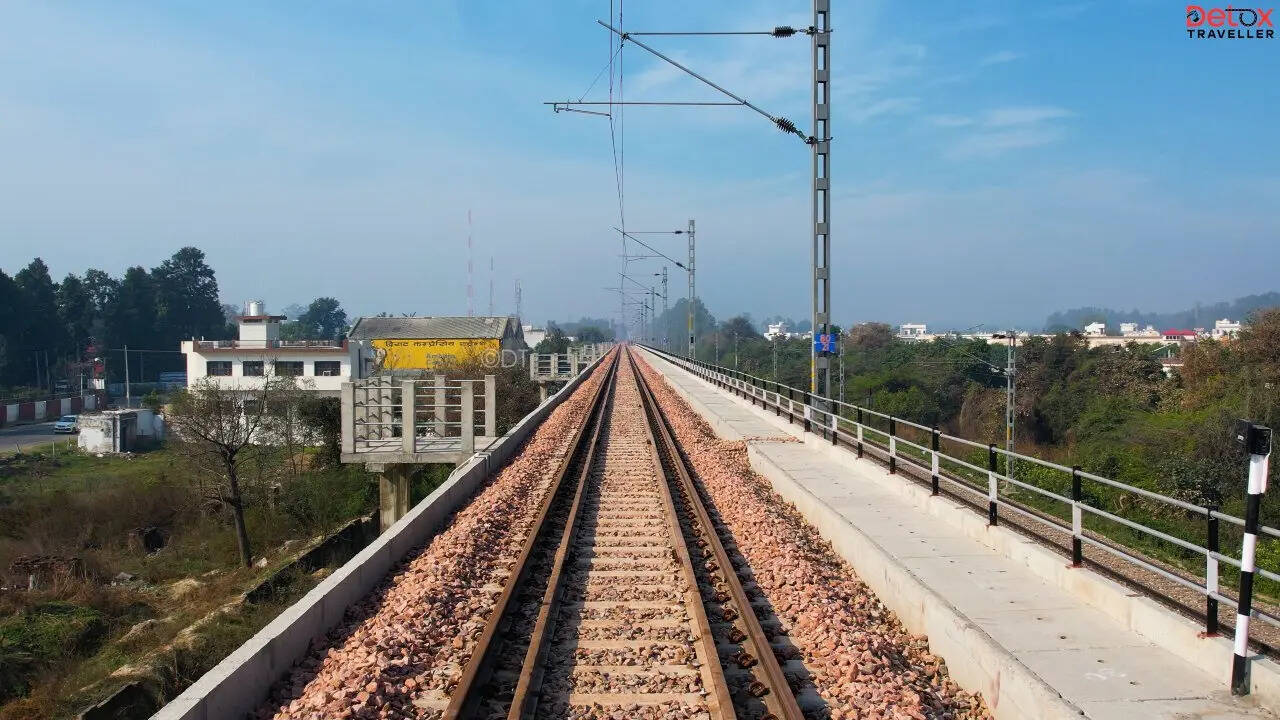 एलिवेटेड ट्रैक पर कितना काम हुआ