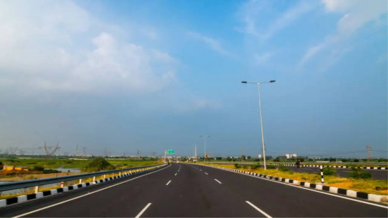 कामर्शियल व्हीकल को देना होगा इतना पैसा