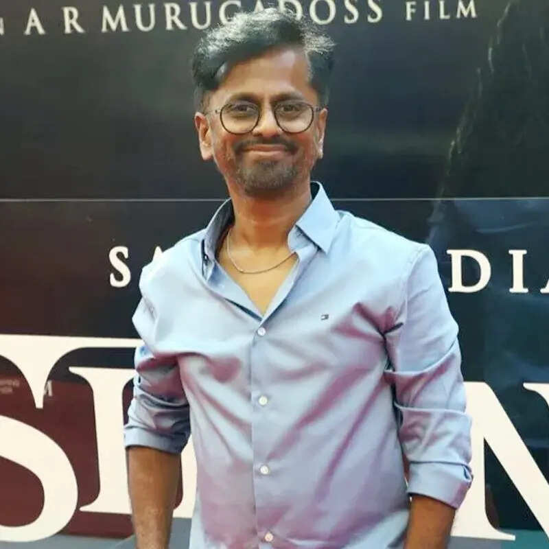 एआर मुरुगादॉस संग मिलाया था हाथ