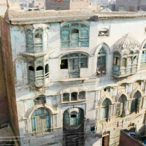 लगभग 50 कमरे थे इस हवेली में