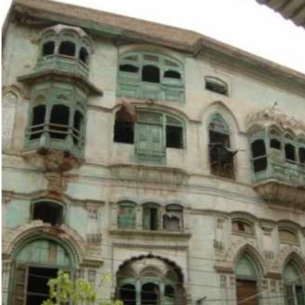 जर्जर हालत में पहुंच चुकी है राज कपूर की पुश्तैनी हवेली 