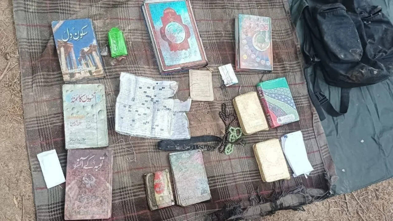 जंगल के अंदर बना हुआ था यह ठिकाना