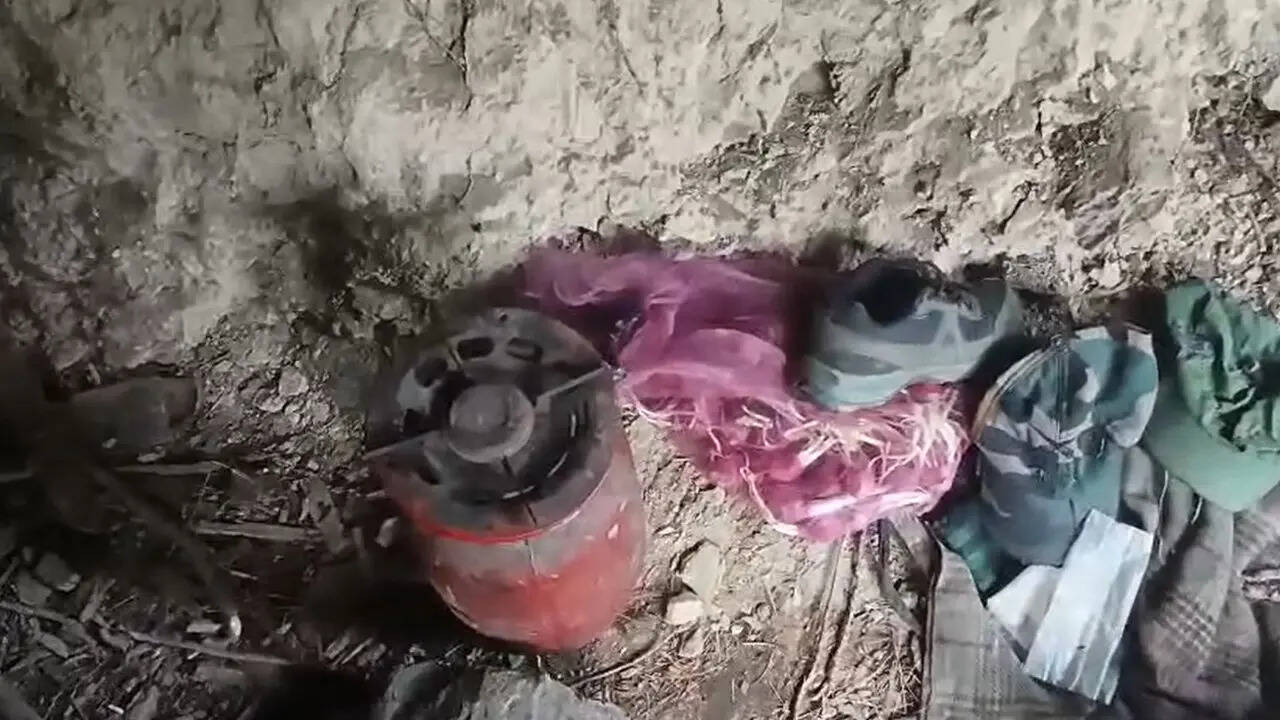 गैस सिलेंडर और अन्य हीटिंग व्यवस्थाएं थीं