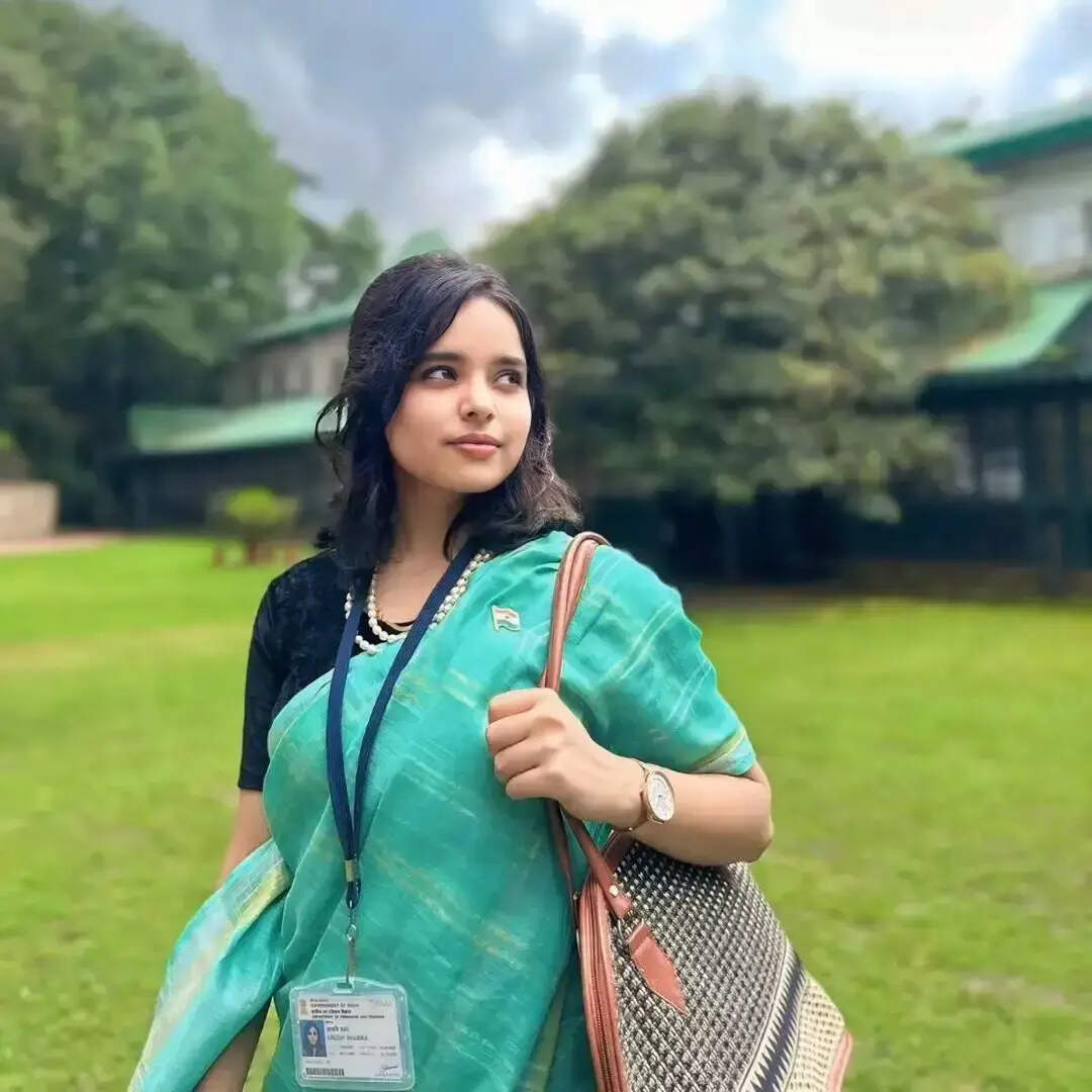 बीटेक हैं आरुषि