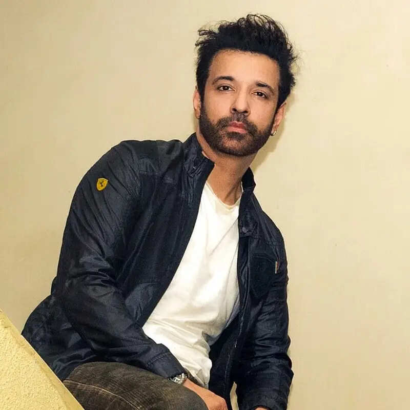 strongआमिर अली Aamir Alistrong