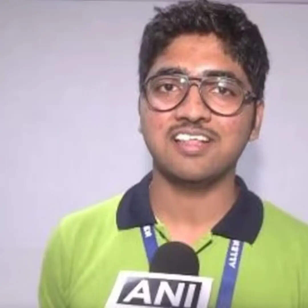 मिलिए बीते साल के टॉपर से