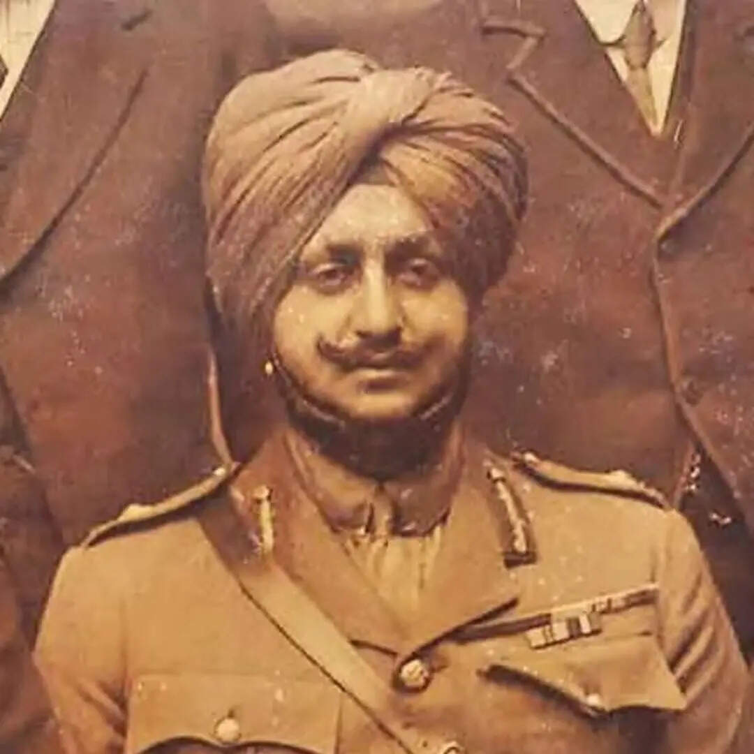 भूपिंदर सिंह का डाइनिंग सेट