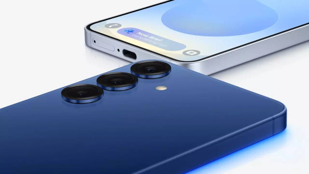 1 Samsung Galaxy S25 अपडेट्स और फ्लैगशिप अनुभव का भरोसा । कीमत 80999
