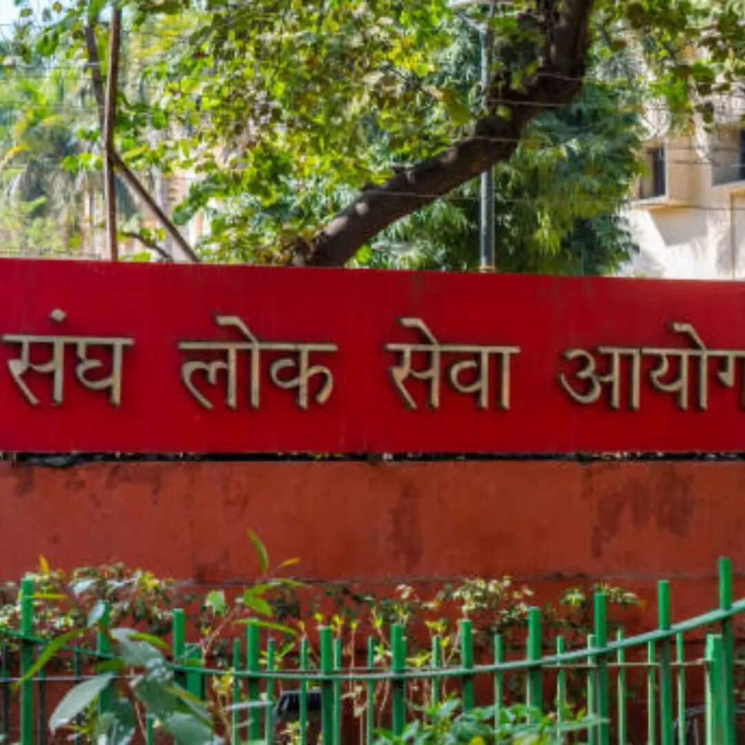 कौन हैं हर्षिता गोयल