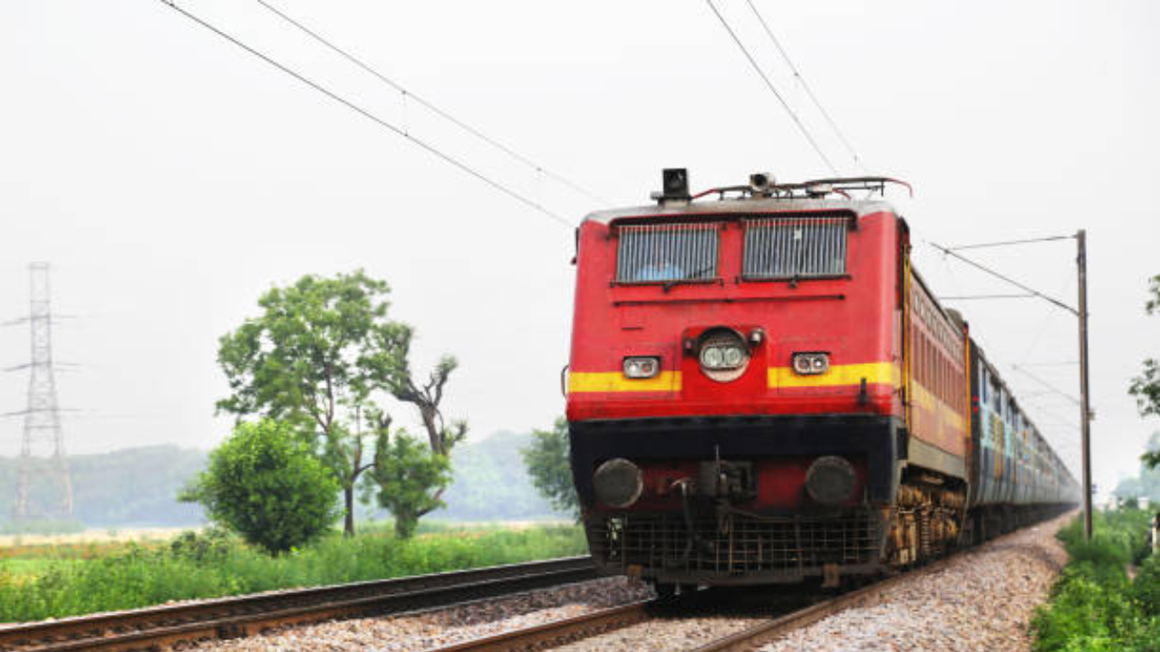 ​नरकटियागंज से दरभंगा के बीच स्टेशन​