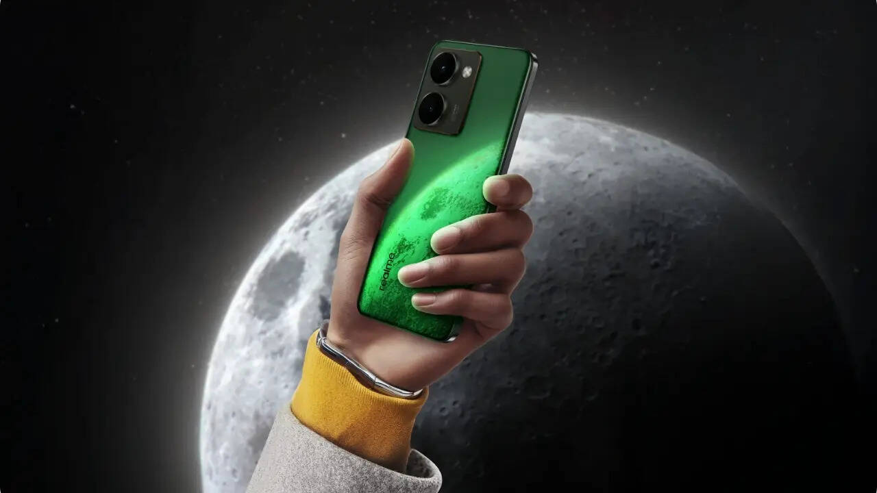 Realme P3 Ultra 5G (कीमत- 26,999 रुपये)​