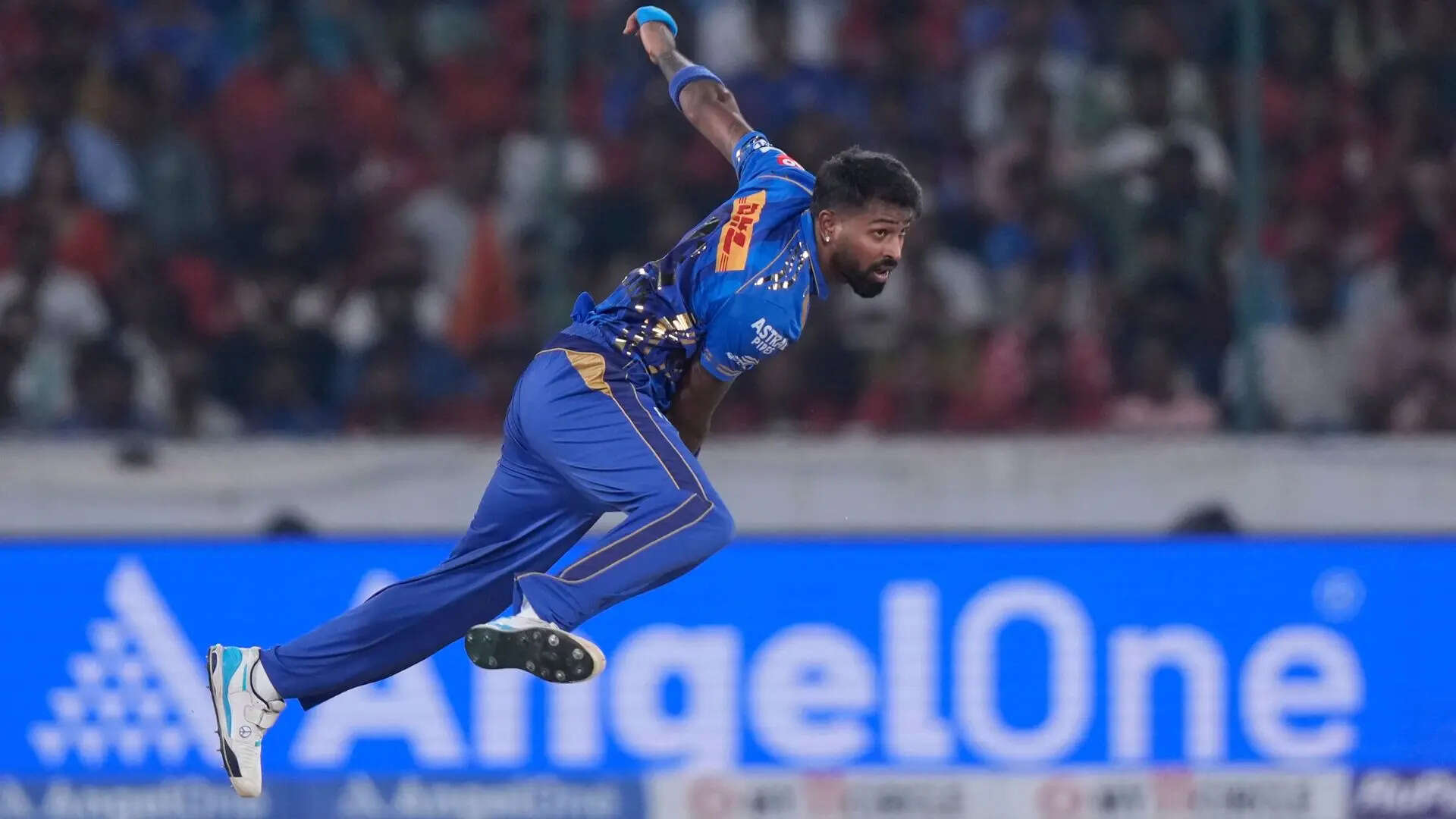 Mitchell Starc to Ashwini Kumar five Best Bowling Figures in IPL 2025 ...