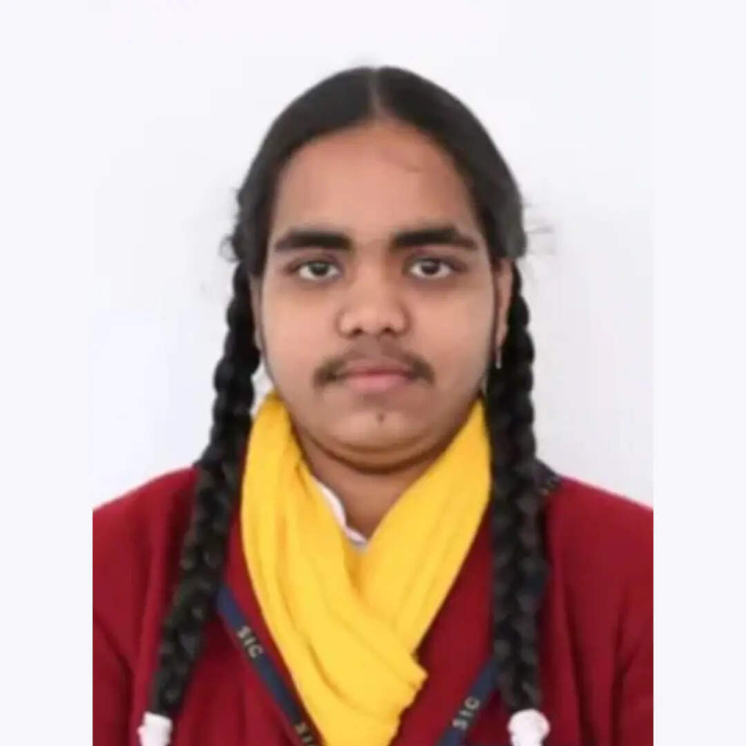 टॉपर प्राची निगम