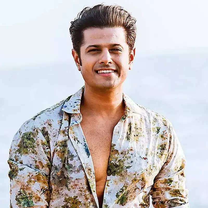 विराट (Neil Bhatt)