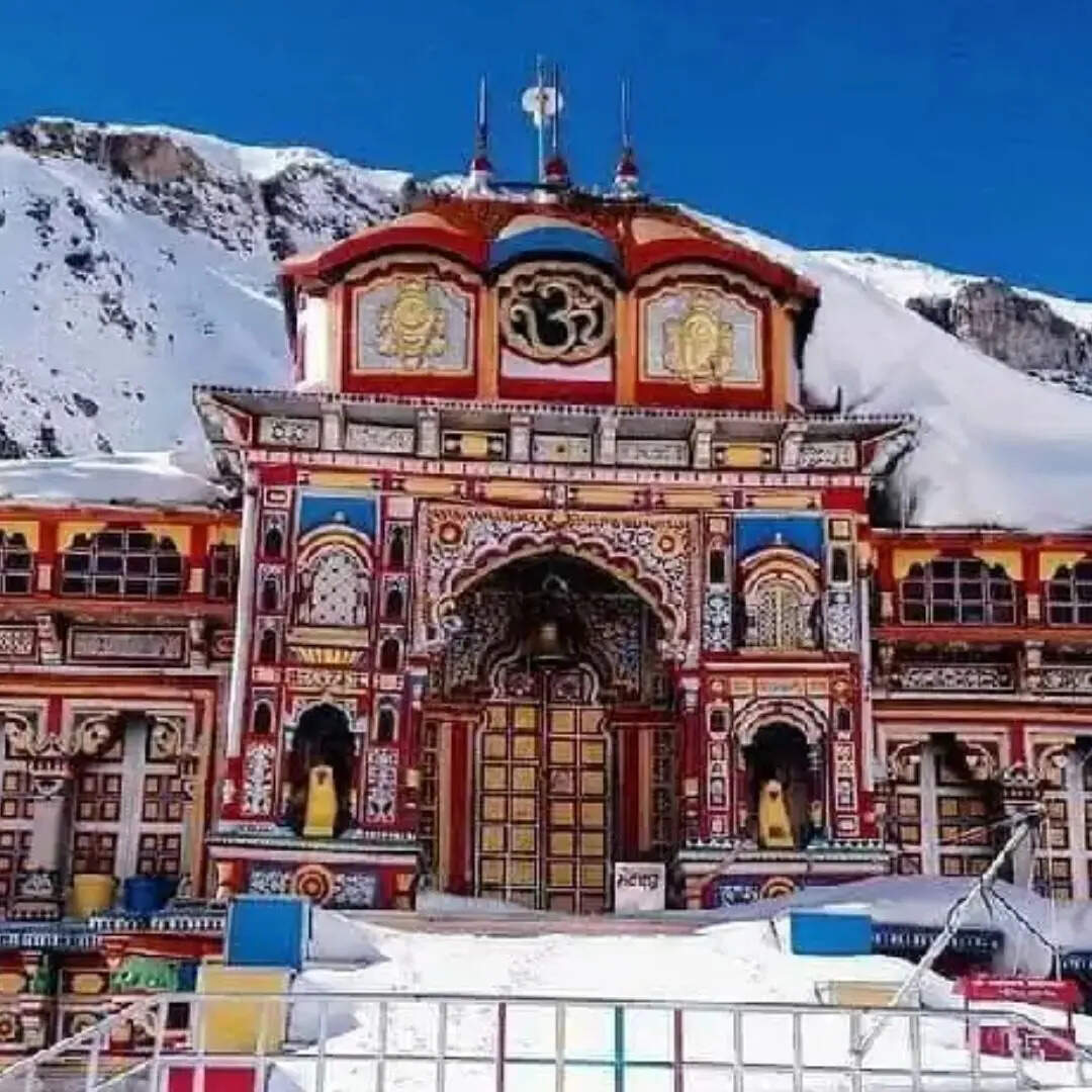 अक्षय तृतीया पर ही प्रत्येक वर्ष श्री बद्रीनाथ धाम के कपाट खोले जाते हैं।