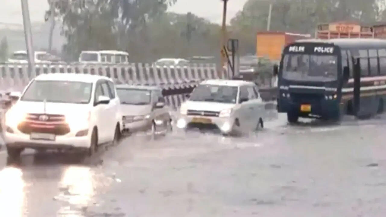 CM रेखा गुप्ता ने लिया जायजा