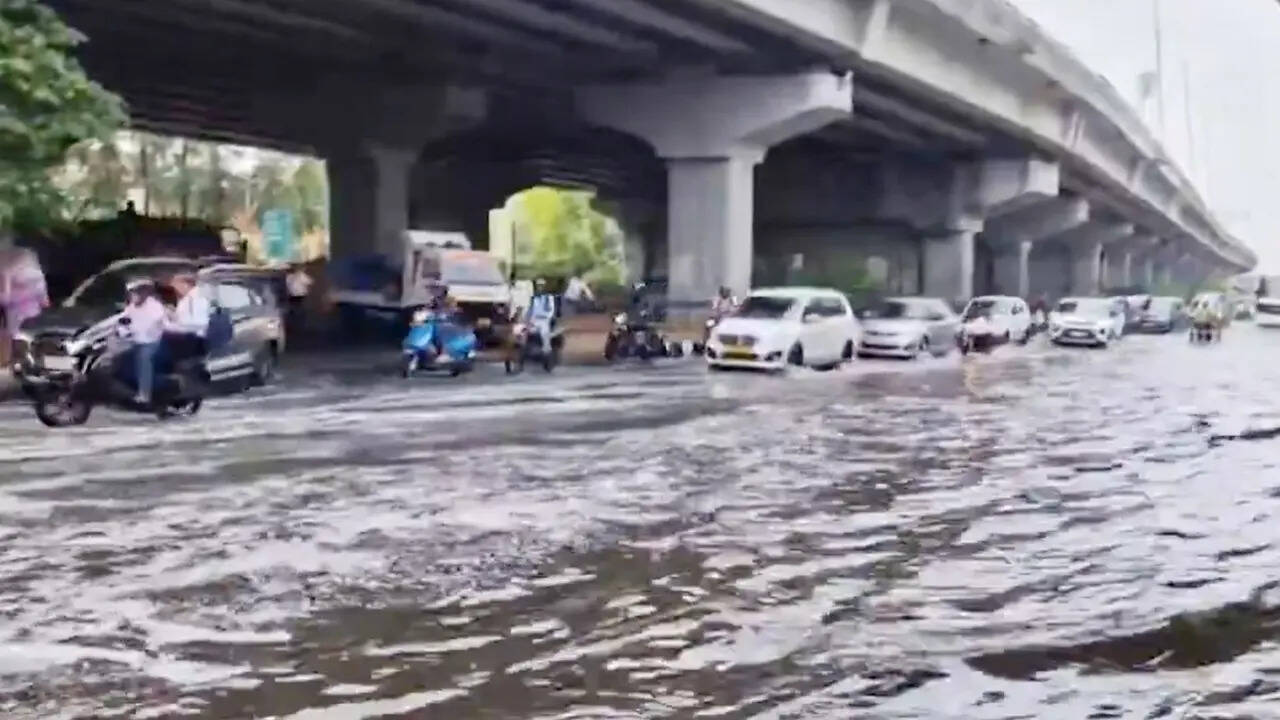 मथुरा में भी भारी पानी जमा