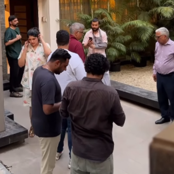 नातिन अंशुला कपूर दिखीं चिंतित