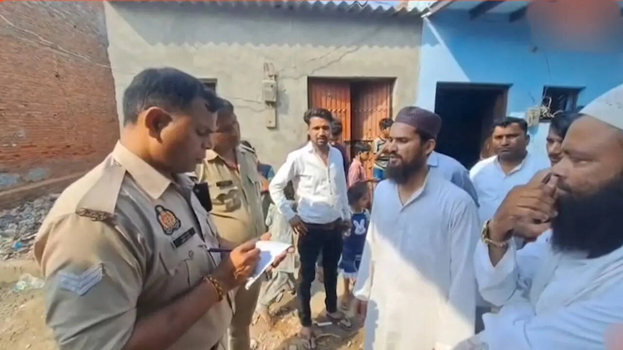 पति ने महीनों तक दोनों की खोजबीन की पूरी कोशिश की, मगर जब कामयाबी नहीं मिली तब पुलिस में शिकायत दर्ज कराई। इसके बाद अर्शी देवर साबिर के साथ वापस घर लौट आईं और दोनों पक्षों में खूब हंगामा हुआ।​